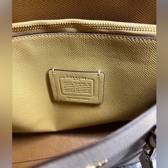 NWT! Coach Mollie 25 Tote. - Picture 4 of 7